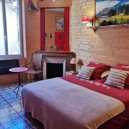 Bed and Breakfast Le Mimosa Saint-Saturnin-de-Lucian Exteriér fotografie